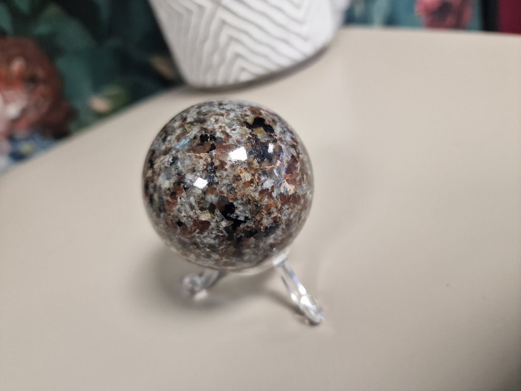 Yooperlite sphere